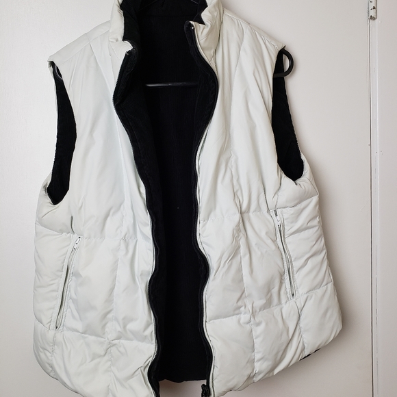 Wind River Vest - Picture 10 of 13